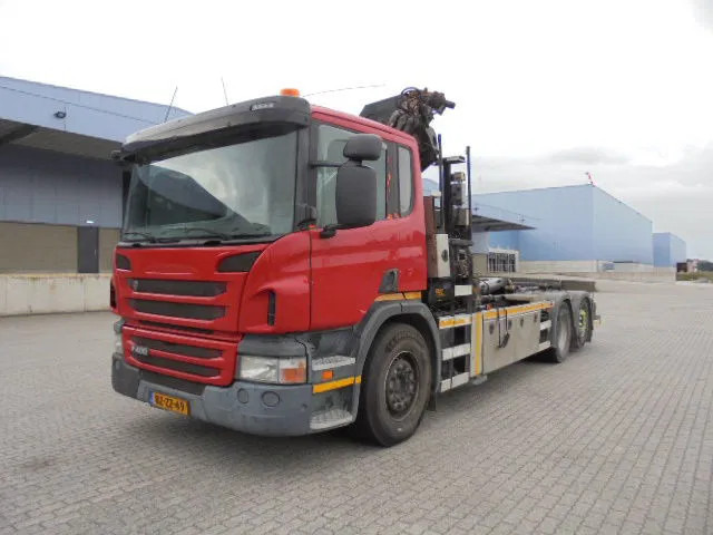 Scania P400 6X2 - Horgos rakodó teherautó, Darus autó: 4 kép. Scania P400 6X2 - Horgos rakodó teherautó, Darus autó: 4 kép.