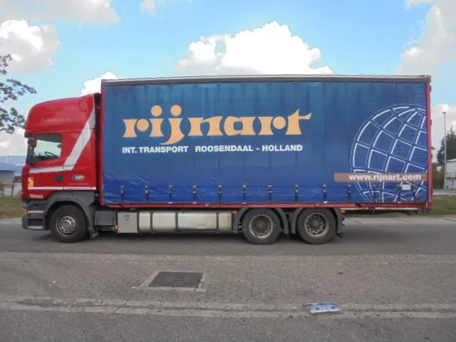 Scania R400 6X2 RETARDER BDF - Dobozos felépítményű teherautó: 5 kép. Scania R400 6X2 RETARDER BDF - Dobozos felépítményű teherautó: 5 kép.