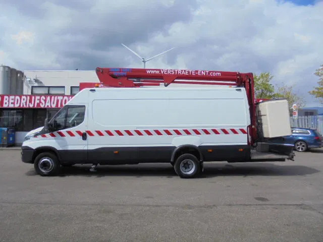 Iveco Daily 70 70C17 - Teherautó, Darus autó: 3 kép. Iveco Daily 70 70C17 - Teherautó, Darus autó: 3 kép.
