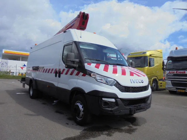 Iveco Daily 70 70C17 - Teherautó, Darus autó: 2 kép. Iveco Daily 70 70C17 - Teherautó, Darus autó: 2 kép.