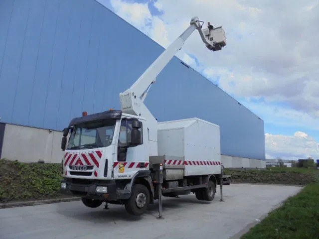 Iveco EuroCargo 120 EL22 EUR5 - Teherautó: 1 kép. Iveco EuroCargo 120 EL22 EUR5 - Teherautó: 1 kép.