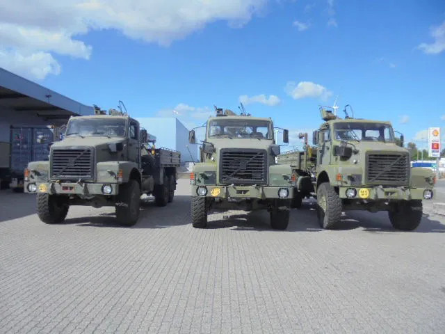 Volvo N 10 6X6 L + FASSI 3X IN STOCK - Teherautó, Darus autó: 2 kép. Volvo N 10 6X6 L + FASSI 3X IN STOCK - Teherautó, Darus autó: 2 kép.