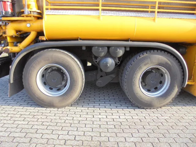 Szippantós autó Terberg FM 1450 6X4: 15 kép.