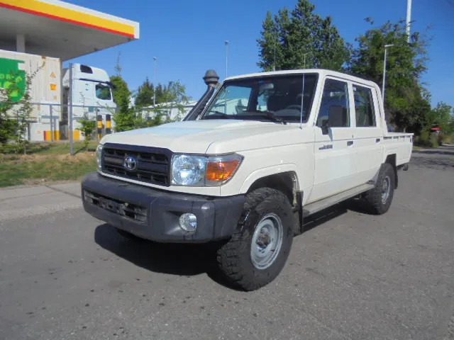 Toyota Land Cruiser HJ79L 4X4 CREWCAB PICKUP EXPORT OUTSIDE EU ONLY - Pickup: 1 kép. Toyota Land Cruiser HJ79L 4X4 CREWCAB PICKUP EXPORT OUTSIDE EU ONLY - Pickup: 1 kép.