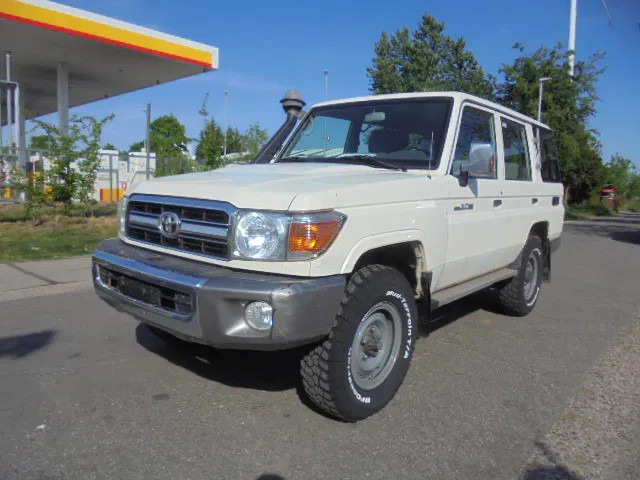 Toyota Land Cruiser HZJ76L 4X4 EXPORT OUTSIDE EU ONLY - Autó: 1 kép. Toyota Land Cruiser HZJ76L 4X4 EXPORT OUTSIDE EU ONLY - Autó: 1 kép.