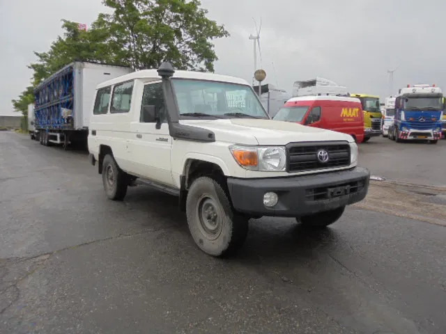 Toyota Land Cruiser HZJ78L 4X4 EXPORT OUTSIDE EU ONLY - Autó: 3 kép. Toyota Land Cruiser HZJ78L 4X4 EXPORT OUTSIDE EU ONLY - Autó: 3 kép.