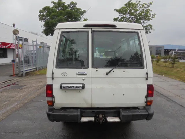 Toyota Land Cruiser HZJ78L 4X4 EXPORT OUTSIDE EU ONLY - Autó: 5 kép. Toyota Land Cruiser HZJ78L 4X4 EXPORT OUTSIDE EU ONLY - Autó: 5 kép.