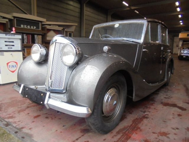 Triumph Roadster 1800 SALOON - Autó: 5 kép. Triumph Roadster 1800 SALOON - Autó: 5 kép.
