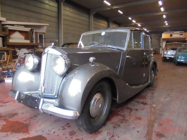Triumph Roadster 1800 SALOON - Autó: 2 kép. Triumph Roadster 1800 SALOON - Autó: 2 kép.