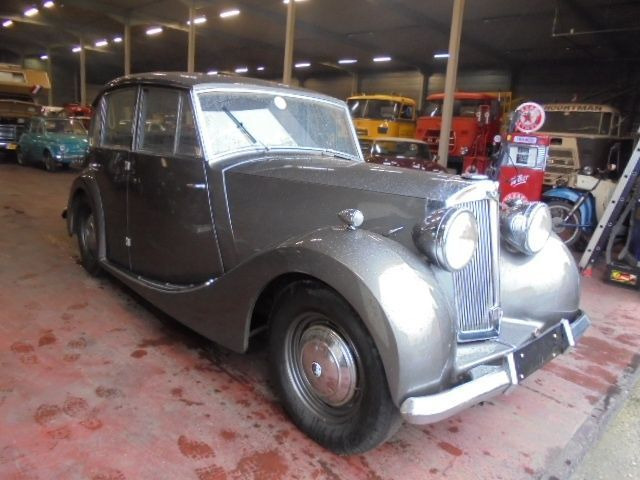Triumph Roadster 1800 SALOON - Autó: 3 kép. Triumph Roadster 1800 SALOON - Autó: 3 kép.