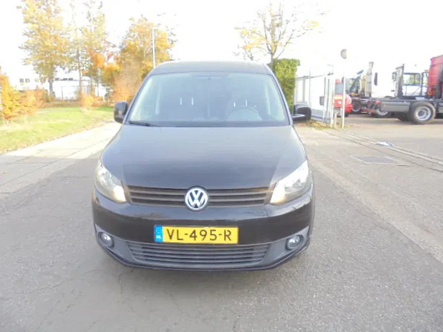Volkswagen Caddy TD1 BLUEMOTION - Kis furgon: 2 kép. Volkswagen Caddy TD1 BLUEMOTION - Kis furgon: 2 kép.