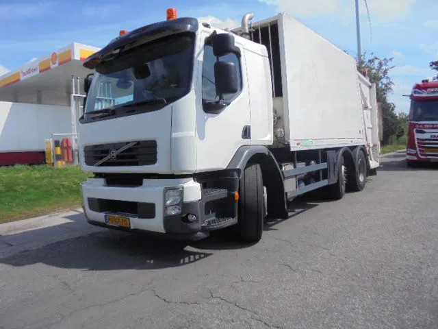 Volvo FE 240 NL TRUCK - Szemetesautó: 1 kép. Volvo FE 240 NL TRUCK - Szemetesautó: 1 kép.