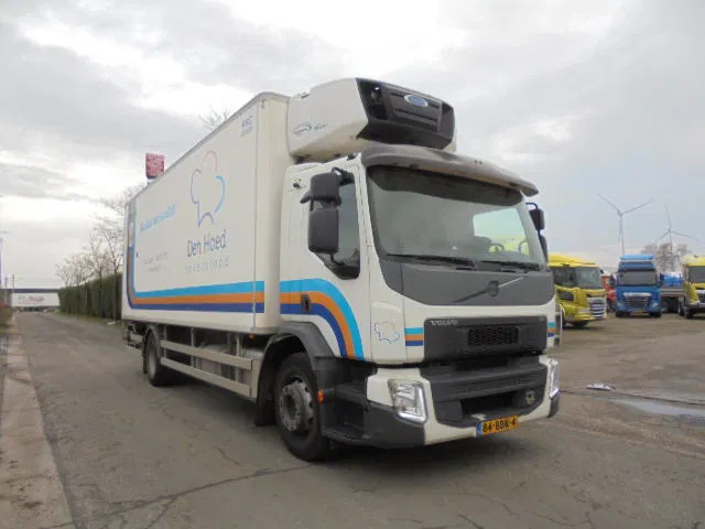 Volvo FE 250 CHEREAU NL TRUCK - Hőszigetelt teherautó: 3 kép. Volvo FE 250 CHEREAU NL TRUCK - Hőszigetelt teherautó: 3 kép.