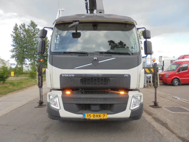 Volvo FE 320 6X2 NL TRUCK - Szemetesautó: 2 kép. Volvo FE 320 6X2 NL TRUCK - Szemetesautó: 2 kép.