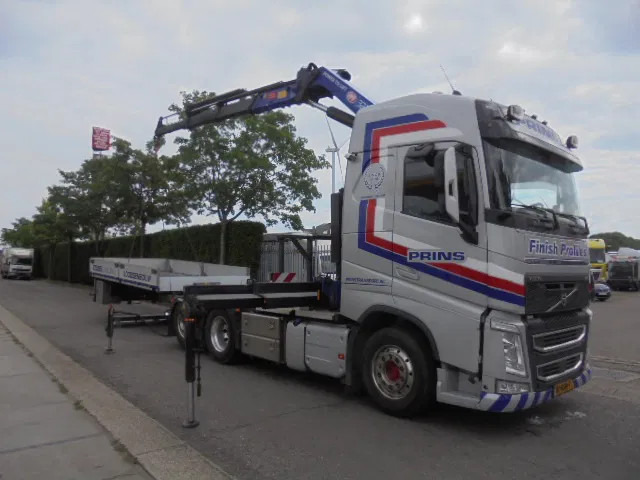 Volvo FH 420 6X2 NL TRUCK - Darus autó: 3 kép. Volvo FH 420 6X2 NL TRUCK - Darus autó: 3 kép.