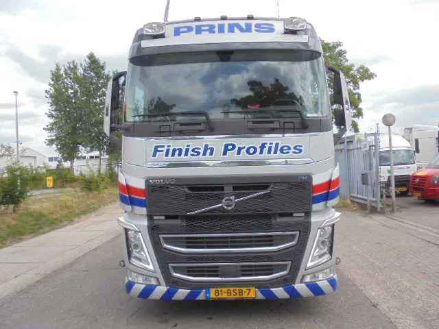 Volvo FH 420 6X2 NL TRUCK - Darus autó: 2 kép. Volvo FH 420 6X2 NL TRUCK - Darus autó: 2 kép.