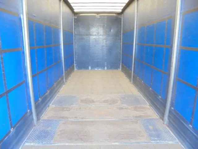 Volvo FH 460 6X2 NL TRUCK - Ponyvás teherautó: 5 kép. Volvo FH 460 6X2 NL TRUCK - Ponyvás teherautó: 5 kép.