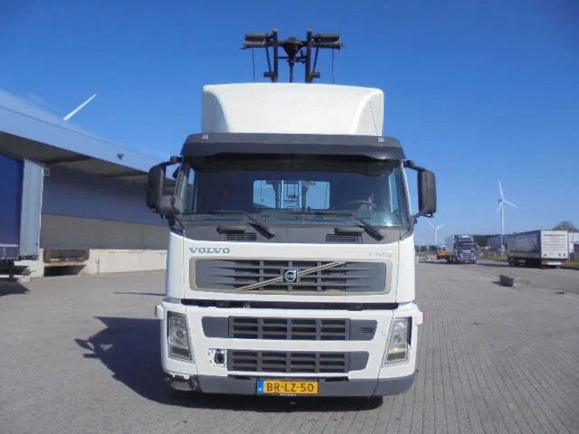 Volvo FM 260 MANUAL GEAR NL TRUCK - Teherautó - kábelrendszer: 2 kép. Volvo FM 260 MANUAL GEAR NL TRUCK - Teherautó - kábelrendszer: 2 kép.