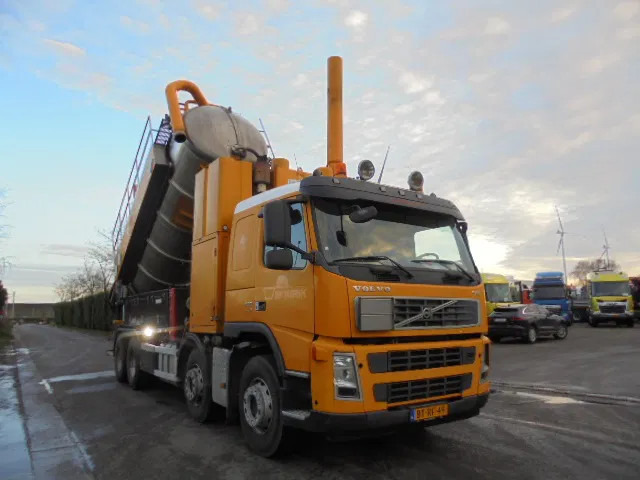 Volvo FM 400 8X4 BLADGEVEERD - Szippantós autó: 3 kép. Volvo FM 400 8X4 BLADGEVEERD - Szippantós autó: 3 kép.
