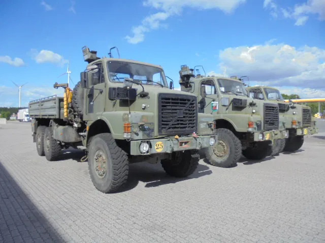 Volvo N 10 6X6 L + FASSI 3X IN STOCK - Platós teherautó, Darus autó: 3 kép. Volvo N 10 6X6 L + FASSI 3X IN STOCK - Platós teherautó, Darus autó: 3 kép.