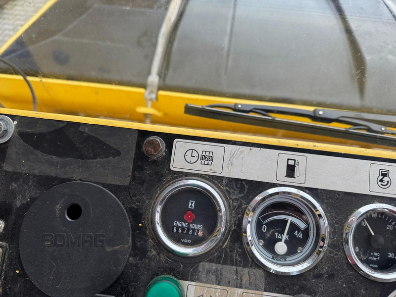 Kombihenger Bomag BW 161 AC: 9 kép. Kombihenger Bomag BW 161 AC: 9 kép.