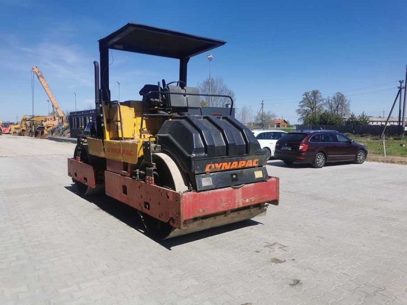 Dynapac CC 421 - Henger: 3 kép. Dynapac CC 421 - Henger: 3 kép.