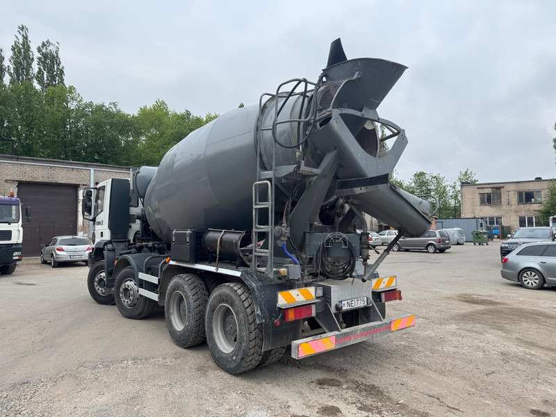 Iveco Eurotraker 340E35, cursor 8 - Betonmixer: 4 kép. Iveco Eurotraker 340E35, cursor 8 - Betonmixer: 4 kép.
