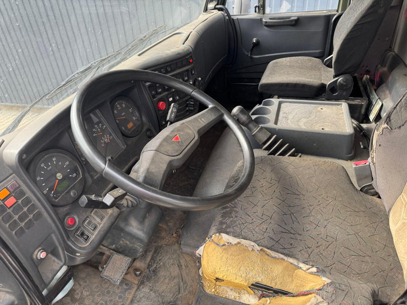 Kamaz 65111, 6x6 - Alvaz teherautó: 5 kép. Kamaz 65111, 6x6 - Alvaz teherautó: 5 kép.
