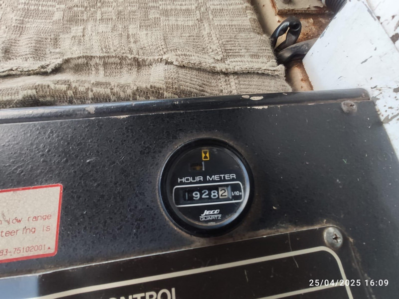 Kato KA400E - Autódaru: 5 kép. Kato KA400E - Autódaru: 5 kép.