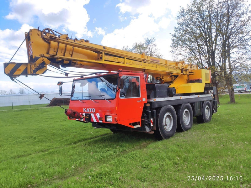 Kato KA400E - Autódaru: 1 kép. Kato KA400E - Autódaru: 1 kép.