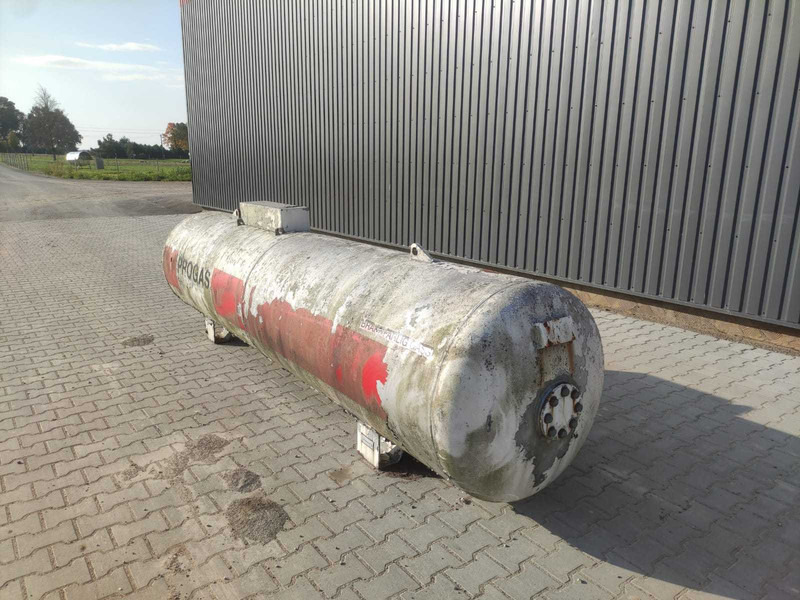 LPG 2400L LPG tank - Üzemanyag tartály: 3 kép. LPG 2400L LPG tank - Üzemanyag tartály: 3 kép.