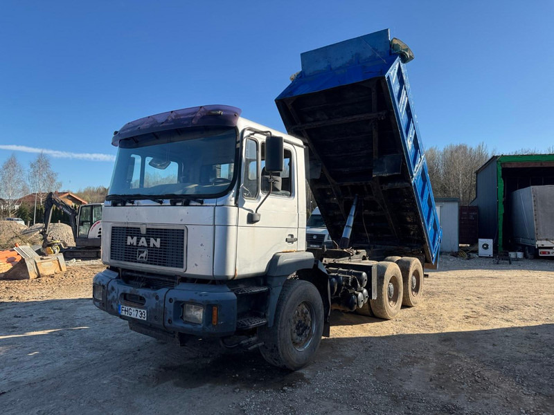 MAN 26.403. 6x4. Spring/Air - Billenőplatós teherautó: 5 kép. MAN 26.403. 6x4. Spring/Air - Billenőplatós teherautó: 5 kép.