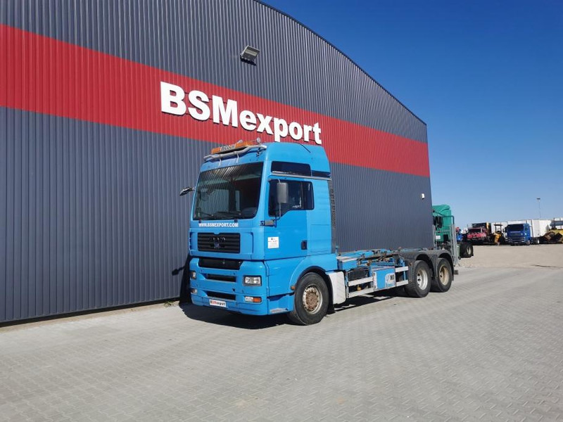 MAN 26.530 6x4 Multilift - Horgos rakodó teherautó: 1 kép. MAN 26.530 6x4 Multilift - Horgos rakodó teherautó: 1 kép.