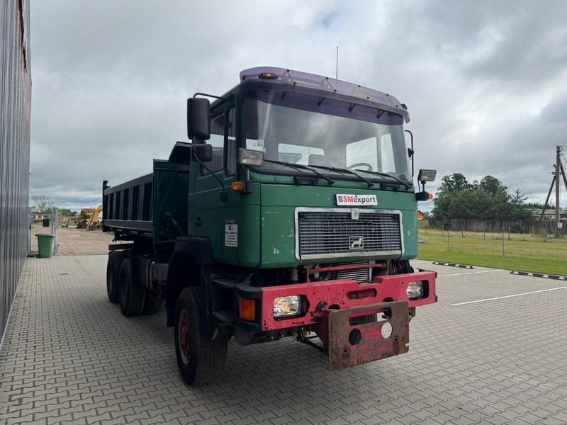MAN 27.402, 6x6 - Billenőplatós teherautó: 2 kép. MAN 27.402, 6x6 - Billenőplatós teherautó: 2 kép.