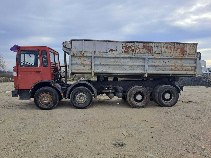 Billenőplatós teherautó MAN 32.331 dump truck: 10 kép.