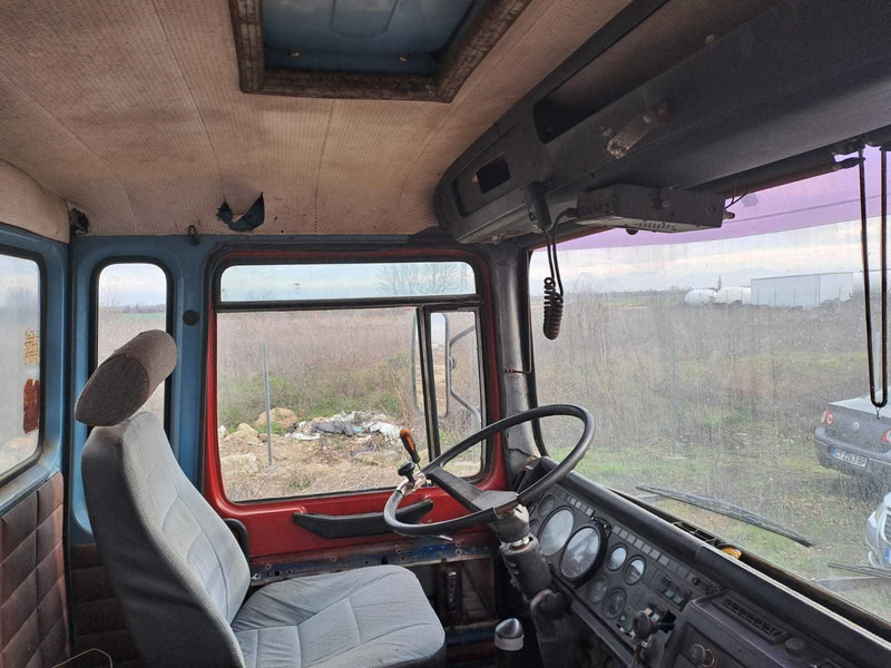 Billenőplatós teherautó MAN 32.331 dump truck: 12 kép.