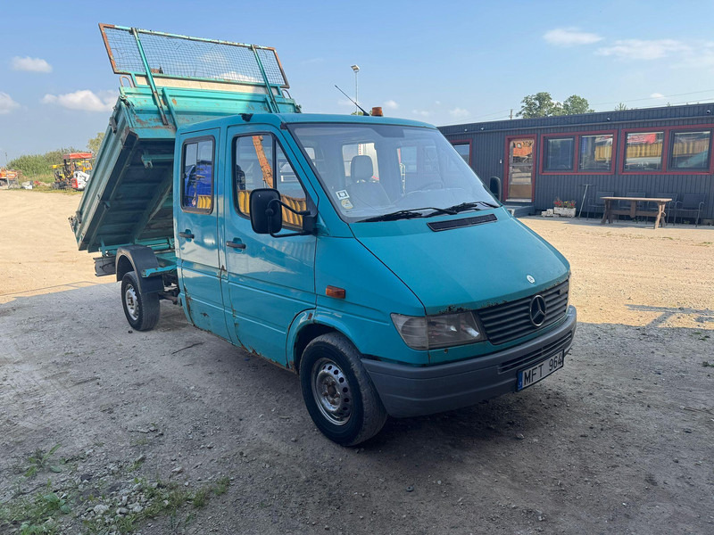 Mercedes-Benz Sprinter 310 - Billenőplatós kisteherautó: 2 kép. Mercedes-Benz Sprinter 310 - Billenőplatós kisteherautó: 2 kép.