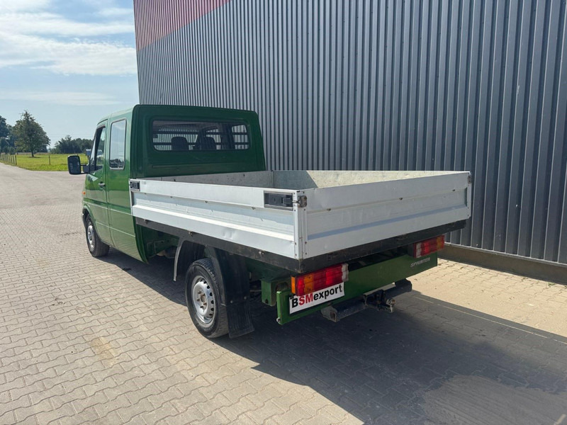 Mercedes-Benz Sprinter 313 - Platós kisteherautó: 4 kép. Mercedes-Benz Sprinter 313 - Platós kisteherautó: 4 kép.
