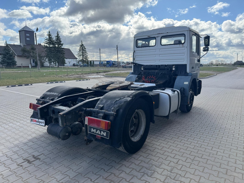 MAN 19.343 - Nyergesvontató: 4 kép. MAN 19.343 - Nyergesvontató: 4 kép.