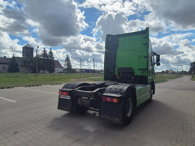 Volvo FH 460 - Nyergesvontató: 3 kép. Volvo FH 460 - Nyergesvontató: 3 kép.