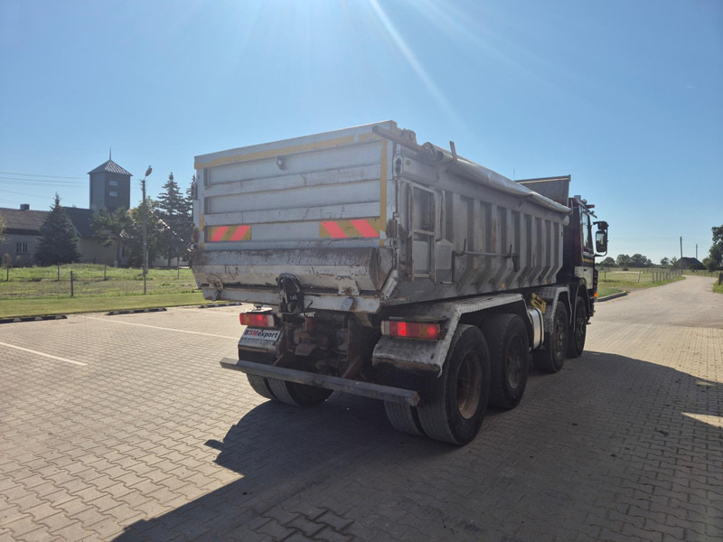 Scania 113 - Billenőplatós teherautó: 4 kép. Scania 113 - Billenőplatós teherautó: 4 kép.