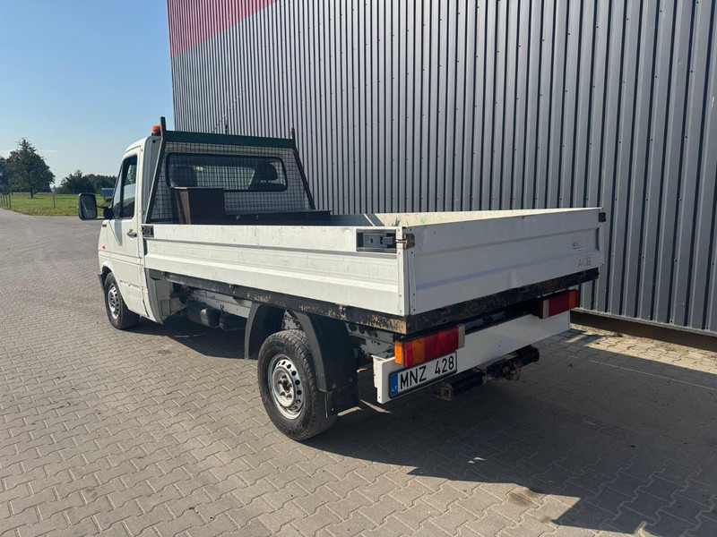Volkswagen LT 28 - Platós kisteherautó: 4 kép. Volkswagen LT 28 - Platós kisteherautó: 4 kép.