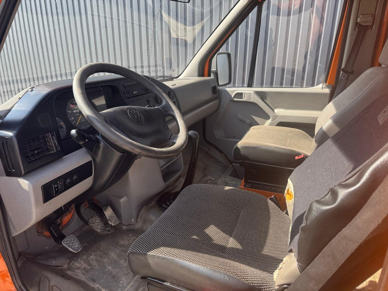 Volkswagen Lt 35 - Platós kisteherautó: 5 kép. Volkswagen Lt 35 - Platós kisteherautó: 5 kép.
