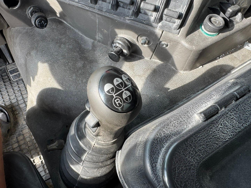 Tartályos teherautó a következők szállításához üzemanyag Volvo FL 7 260, 10000 liter: 7 kép.