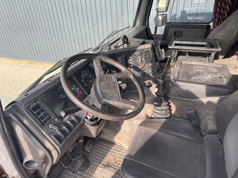 Volvo FL 7 260, 10000 liter - Tartályos teherautó: 5 kép. Volvo FL 7 260, 10000 liter - Tartályos teherautó: 5 kép.