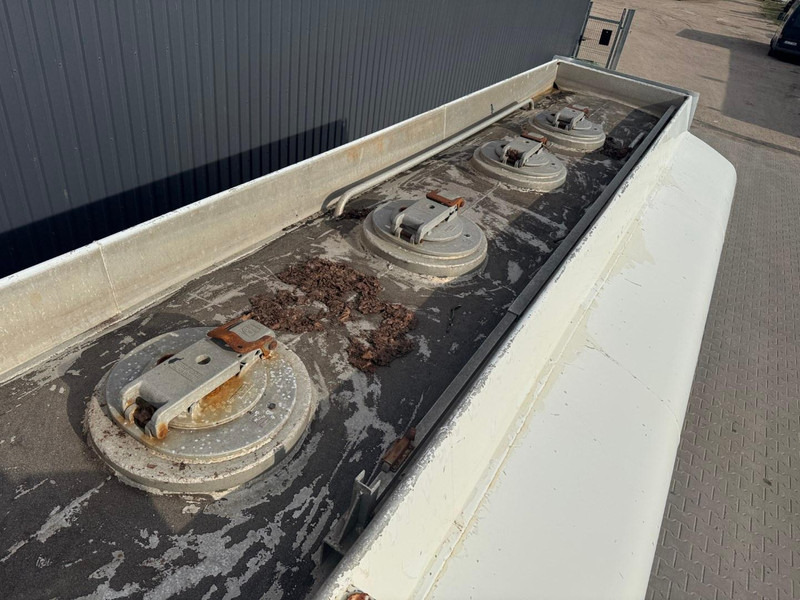 Tartályos teherautó a következők szállításához üzemanyag Volvo FL 7 260, 10000 liter: 12 kép.