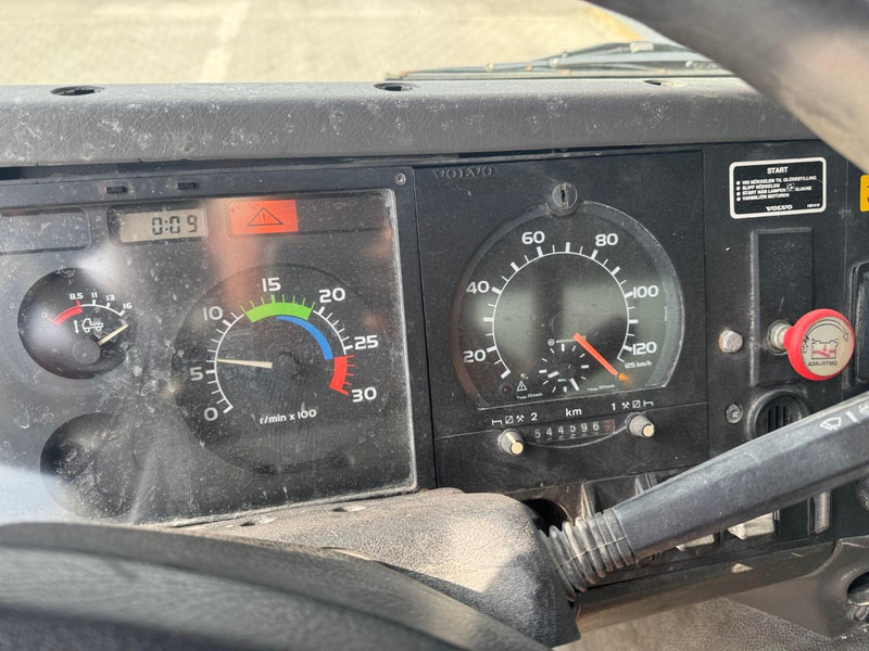 Tartályos teherautó a következők szállításához üzemanyag Volvo FL 7 260, 10000 liter: 9 kép.