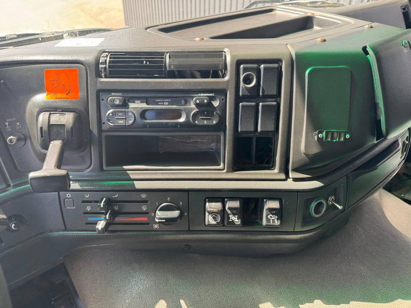 Platós teherautó Volvo FM 12.380: 8 kép.