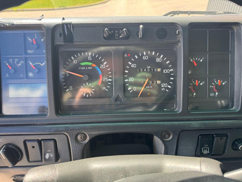 Platós teherautó Volvo FM 12.380: 7 kép.