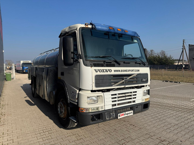 Volvo FM7, 12000 l water/milk tank truck - Tartályos teherautó: 2 kép. Volvo FM7, 12000 l water/milk tank truck - Tartályos teherautó: 2 kép.